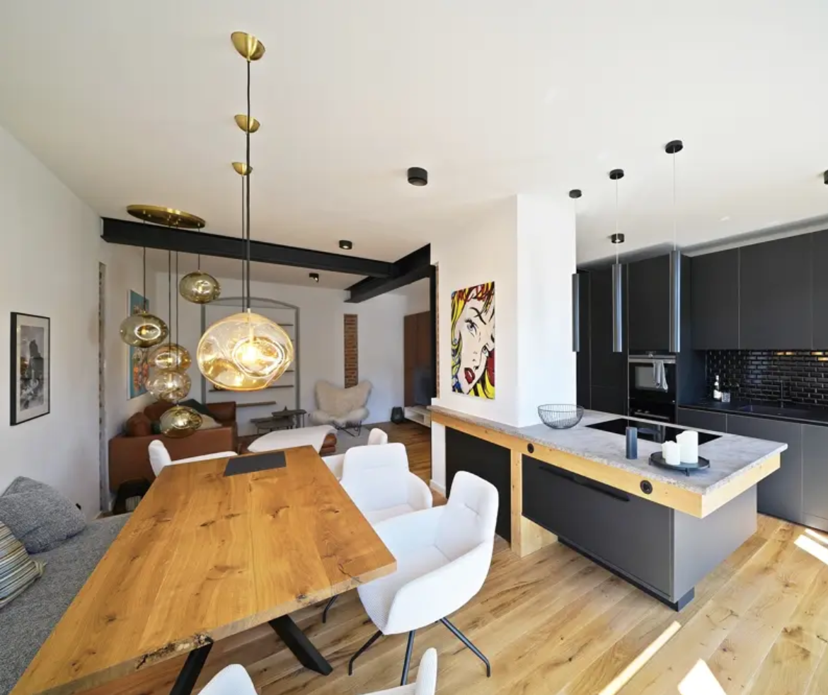 Kitchen listing photo